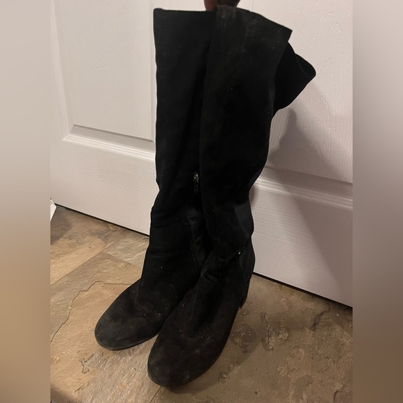 Black boots - Picture 3 of 3